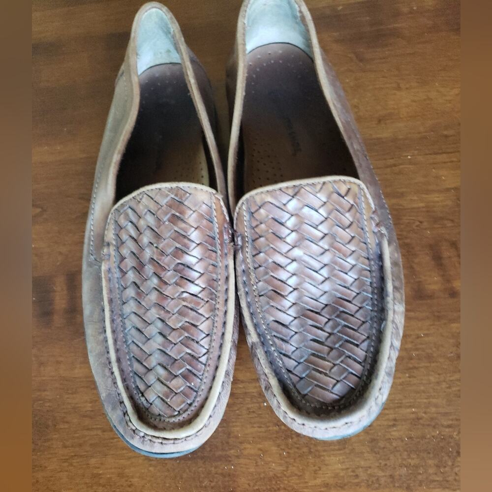 Earth Shoe 11 brown basket‎ weave top leather size runs small